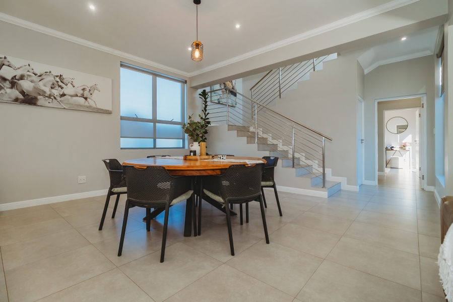 4 Bedroom Property for Sale in Kingswood Golf Estate Western Cape